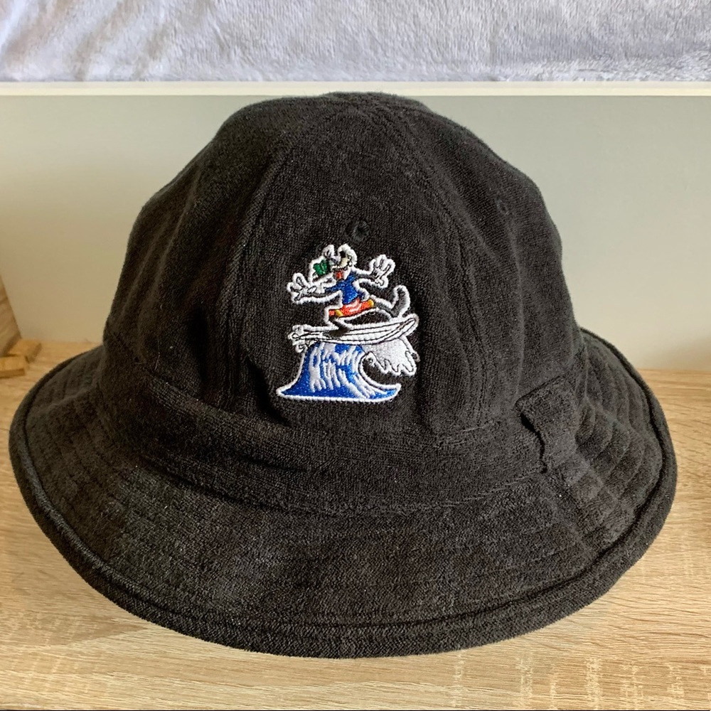 Adidas Originals GOOFY BELL BUCKET HAT O/S Womens